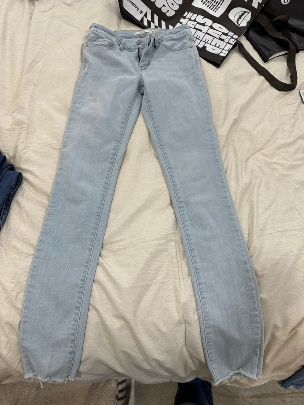 Levi’s Women's Skinny Jeans - Light Blue size 25